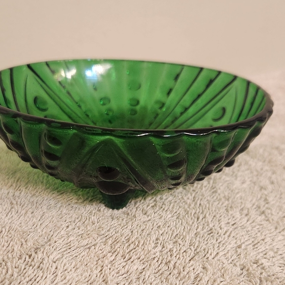 Vintage 1950s Anchor Hocking Green Glass Bowl - Picture 3 of 3